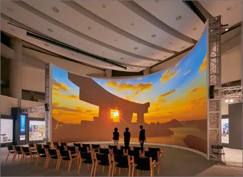 常設展展示室大型スクリーン