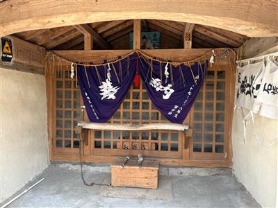 ２
