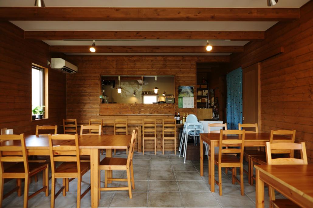 ラカーサ店内