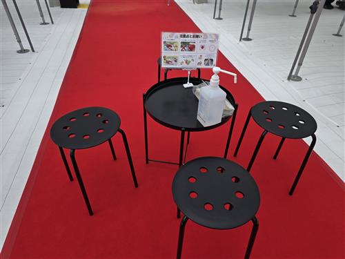 椅子やテーブル