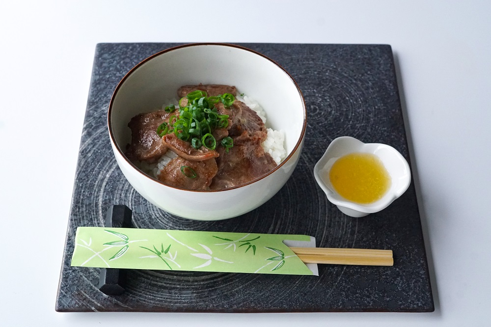 鷹羽屋