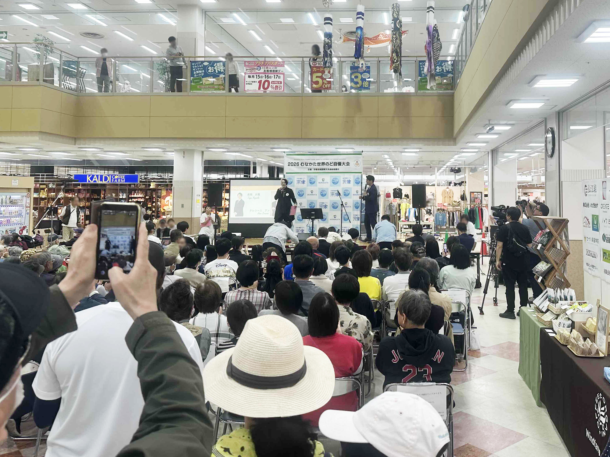 01-2階まで多くの観客が！