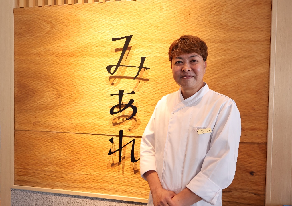 3_7909_1459_up_GRMQ01YQ (1)