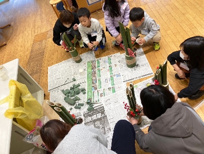17仕上げに軽石を詰めていきます
