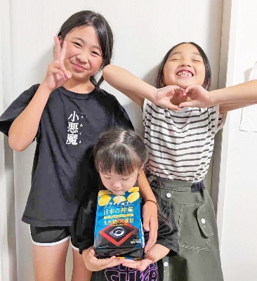 08　リピート買いしてくれた娘のお友達。ママは一枚しか食べられなかったそう笑