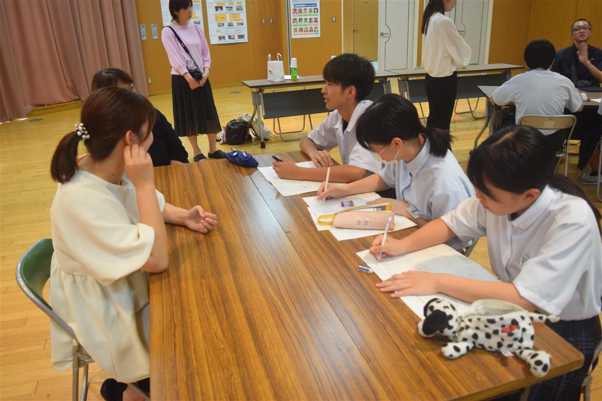 卒業生・高校の先生を囲む会の画像