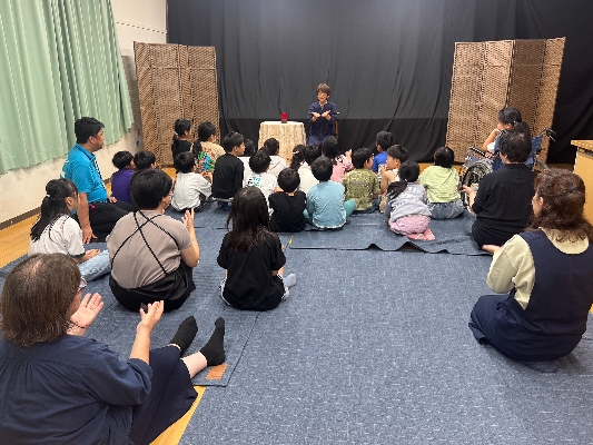 03　「へんなひとかぞえうた」を一緒に歌いました