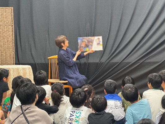 05　絵本の世界に夢中になっていました