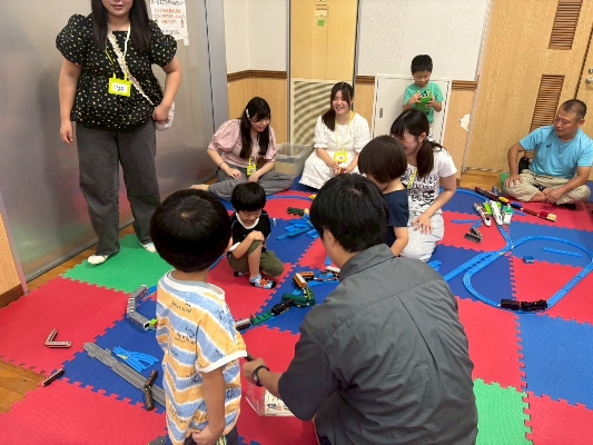 10 自由にレールを敷いて列車を走らせます