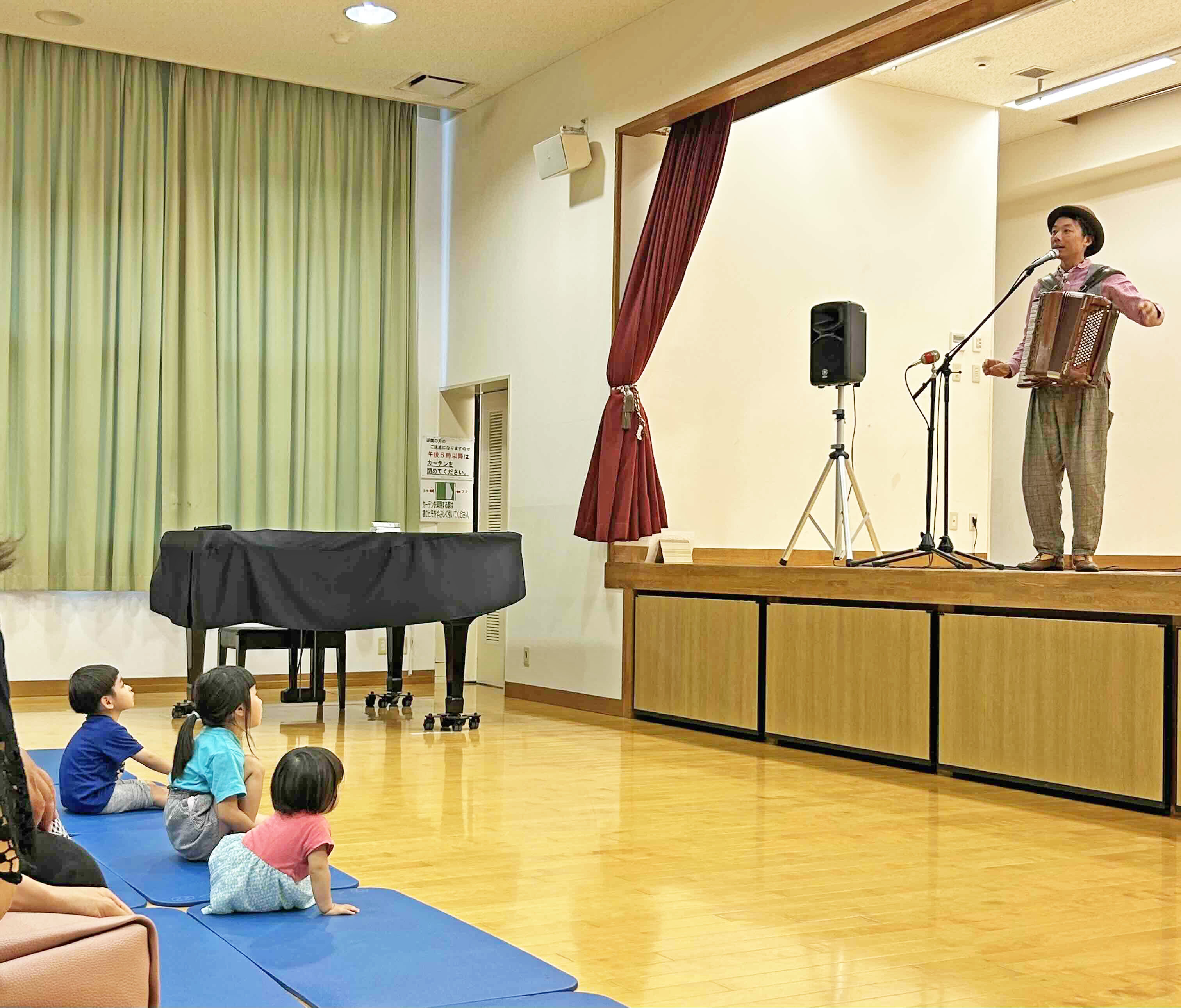 05子どもたち用のマットは特等席！