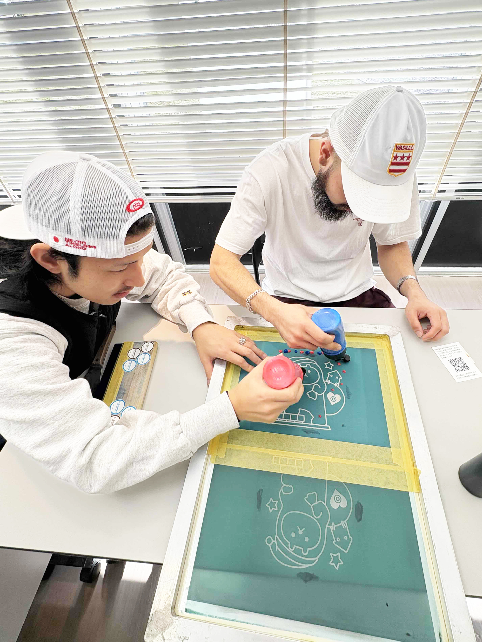 07赤と青のインクをのせていきます