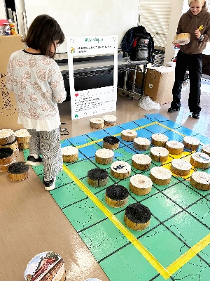 12こんなに大きい！置きごたえ満点の巨大オセロ