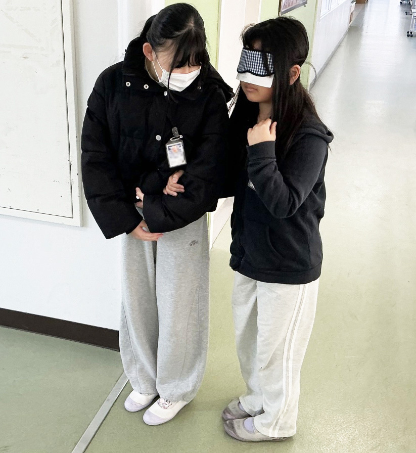 09廊下を歩くだけでドキドキします