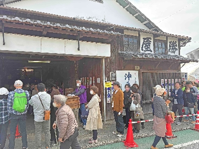 09今年も長蛇の列ができました