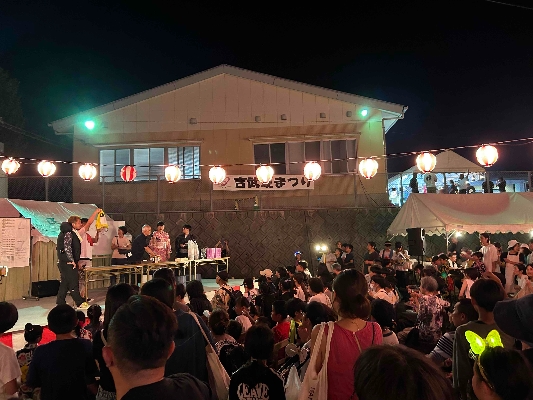 10 抽選会のようす。多くの人で凄い熱気でした！