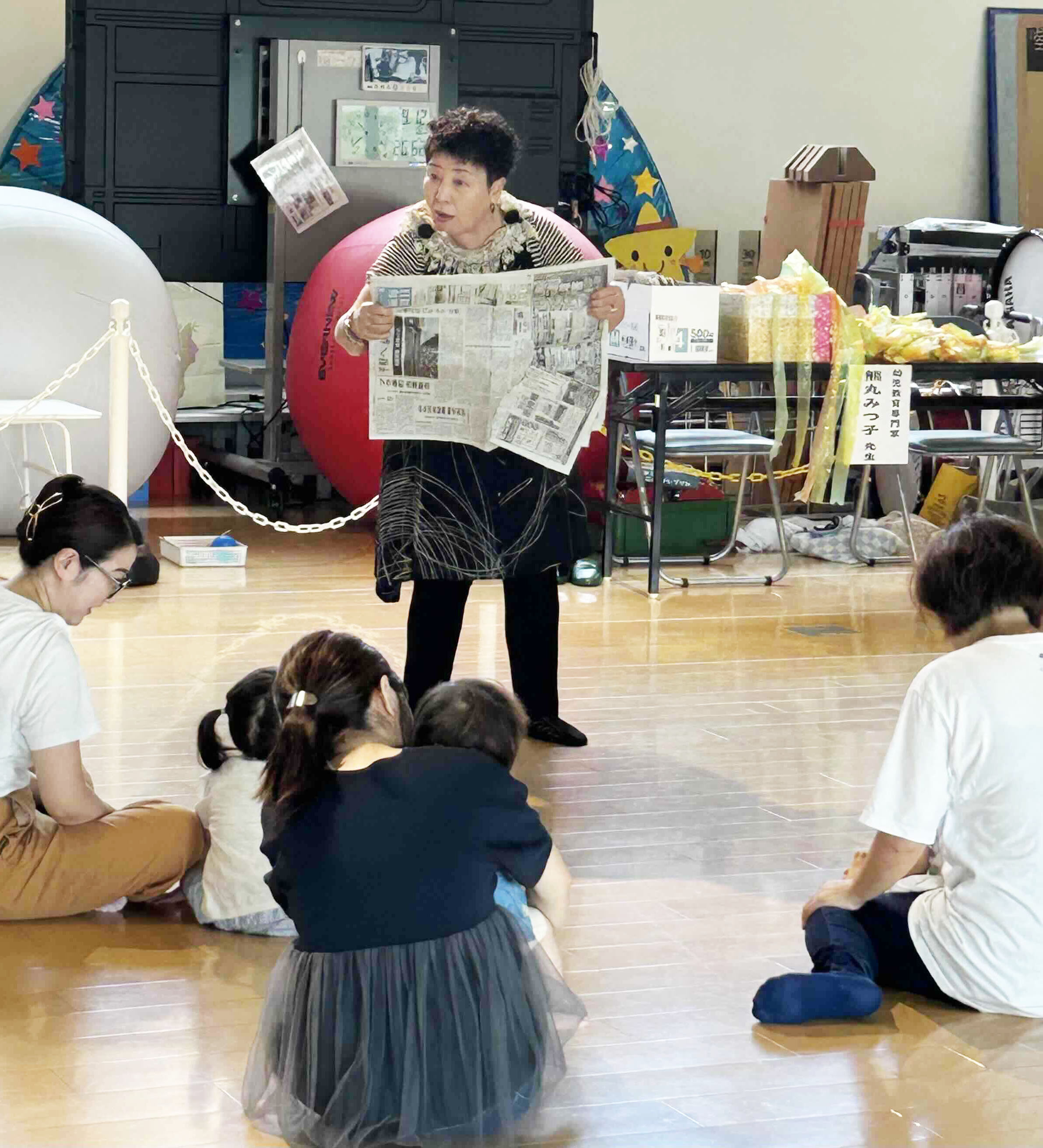 05身近にある新聞紙がおもちゃに早変わり