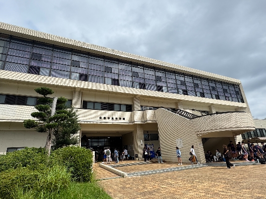 02会場の市民体育館