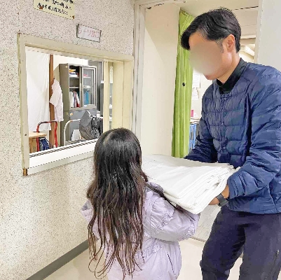 08使用するシーツを受け取ります