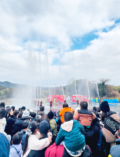 13大迫力の直上曲水パフォーマンス