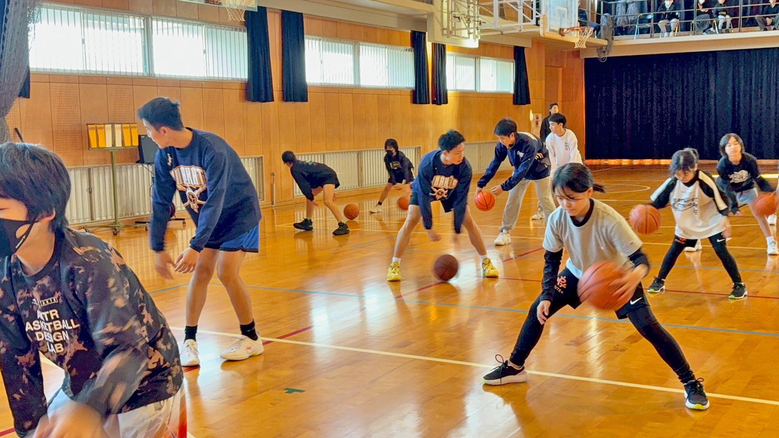 05相手をかわすのに有効なV字ドリブル