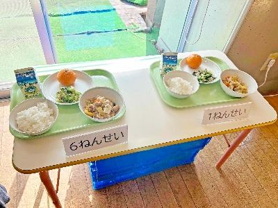 05 1年生と6年生の給食配膳例