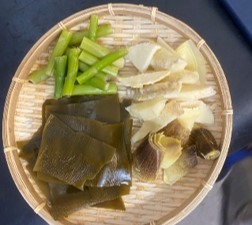 ウニの餌（昆布、たけのこ、アスパラガス）
