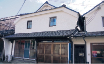 今に残る兜造りの町屋の面影